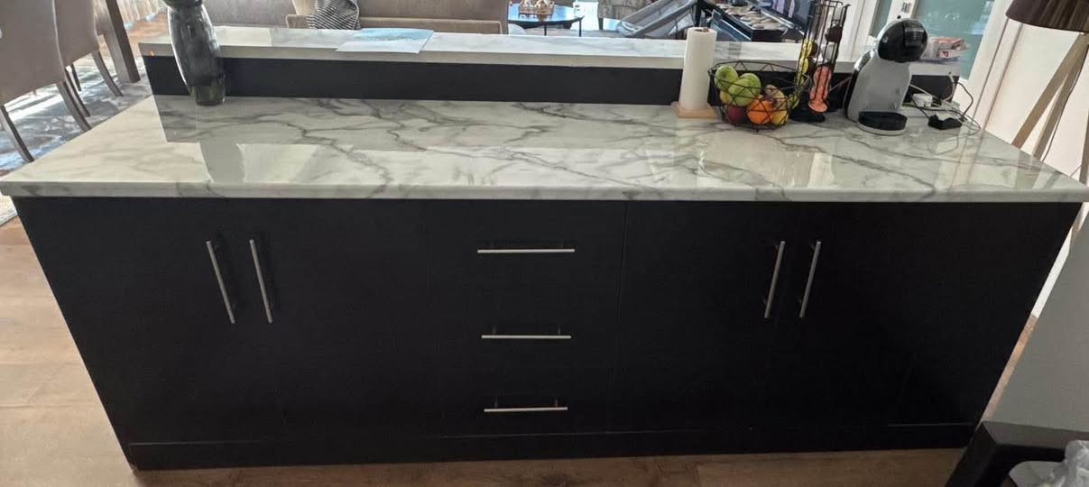 بحالة جيدة جدا مع اضاءة مخفية
قياس 250x85x60 أربيل, العراق


**إذا كنت صاحب هذا الإعلان وتريد حذفه لأي سبب، رجاءا أرسل رسالة إلى الدعم الفني**