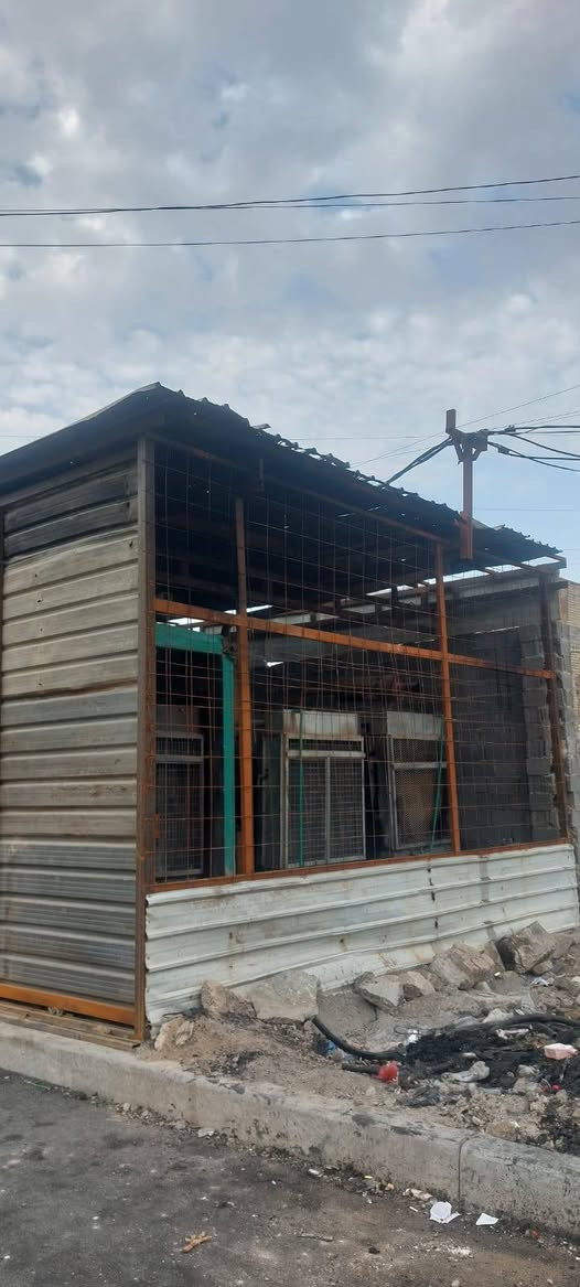 السلام عليكم للبيع موقع في مدينة الصدر بين قطاع 77 و76قرب سوق سويري يتكون من 3مولدات سكانيه 2 بومه وحده 8 حصتين كاز 715 ) الحمل 1100 انبير) مكلف) ‏‪***********‬‏
