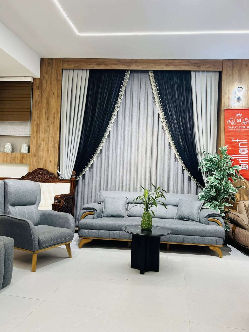 جديد القمة (2) للستائر والأثاث💥💥
عرض نار 🔥🔥🔥
اختار تخمك 🛋️🛋️والبرده هدية🎉 🎁🎁🎁🎁علينا  

أطقم راقية تجمع بين الفخامة والراحة 
بتصميم عصري، ألوان متناغمة، ولمسة تخلّي بيتك يحچي عن ذوقك الرفيع 🌹

متوفرة ديوان حسب الطلب بألوان متعددة تناسب كل الأذواق متوفر قياسات حسب طلب
📍 زورونا وخلي بيتك يشرق من جديد

القمة (2) للستائر للاثاث اختيارك للتميز 🤍 

-النقل داخل بعقوبة مجاناً🚛🚛🚚🚚

 للأستفسار يرجى مراسلتنا على صفحاتنا 
او الاتصال على الرقم :
 واتس ☎️☎️***********
واتس ☎️☎️***********  
    

📍نتشرف بزيارتكم في موقعنا الكائن في : 
بعقوبة / شارع مديرية شرطة ديالى👮‍♂️ 
مقابل مجمع التحرير للتسوق 👜👗👚
