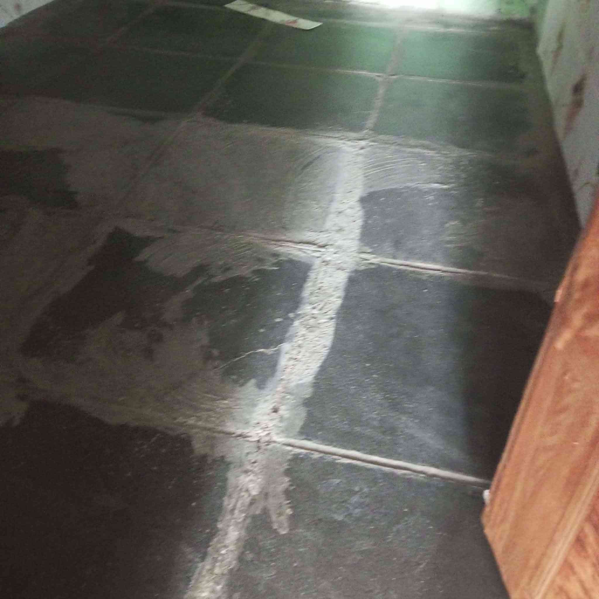 السلام عليكم 100 متر البيع قلف اسواق سراي دوانم خط ثاني بيت جديد تصال اوتساب ***********
