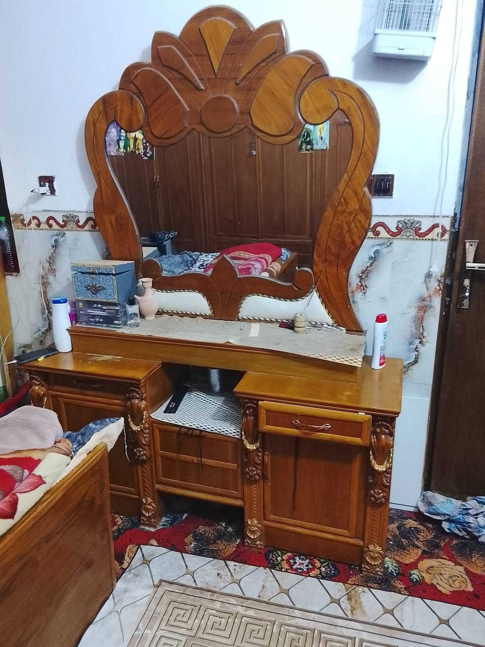 غرفه للبيع الوان الشعب *********** السعر مليونين بيها مجال
