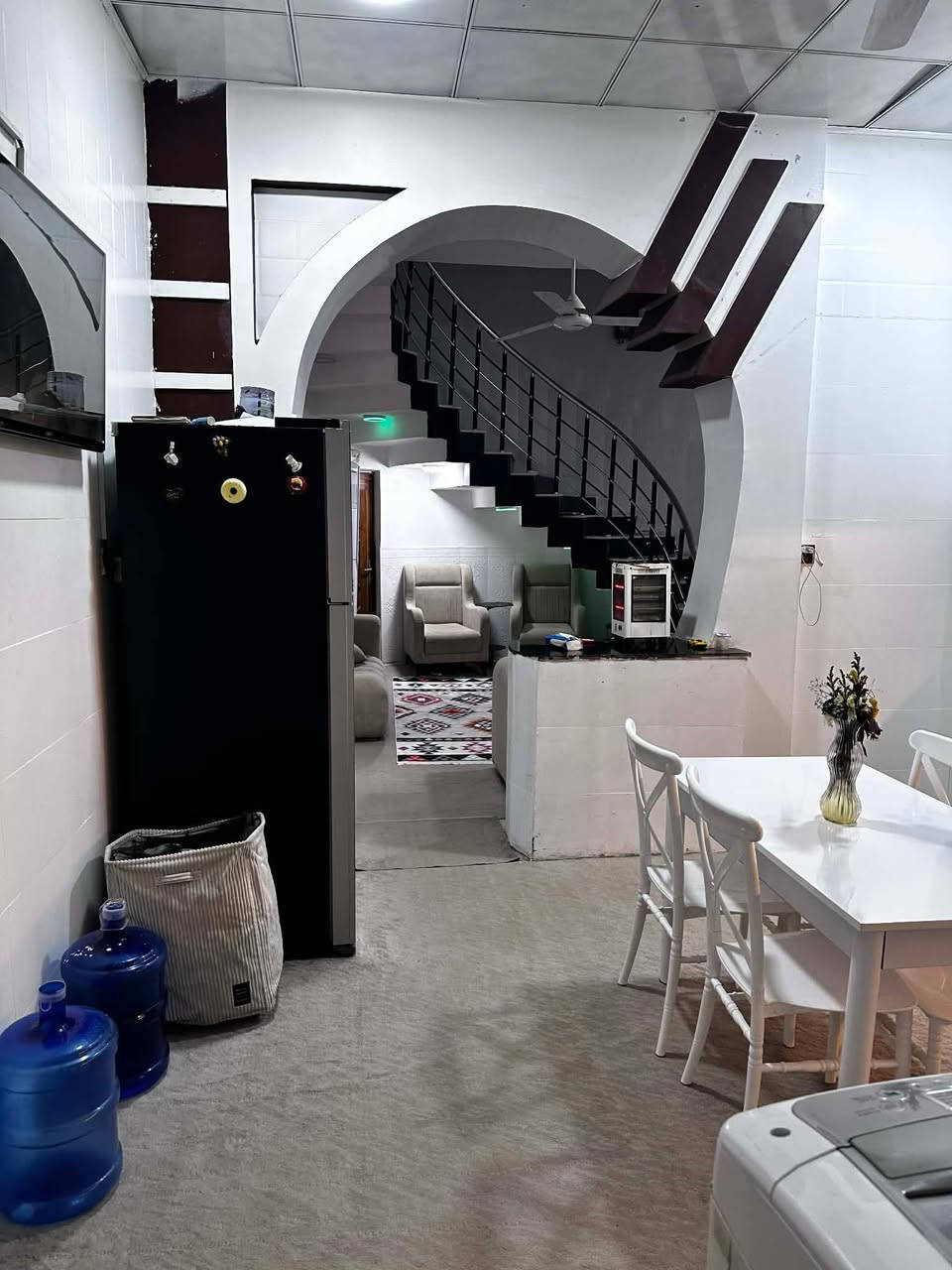 للبيع بيت ملك صرف مساحة 125 متر بال 57 وره مدرسة أبا صالح طابق واحد مسلح بناء٢٠١٩ غرفه وهول وبراني 
ومطبخ وصحيات داخليه وخارجيه. مراسله على خاص


**إذا كنت صاحب هذا الإعلان وتريد حذفه لأي سبب، رجاءا أرسل رسالة إلى الدعم الفني**