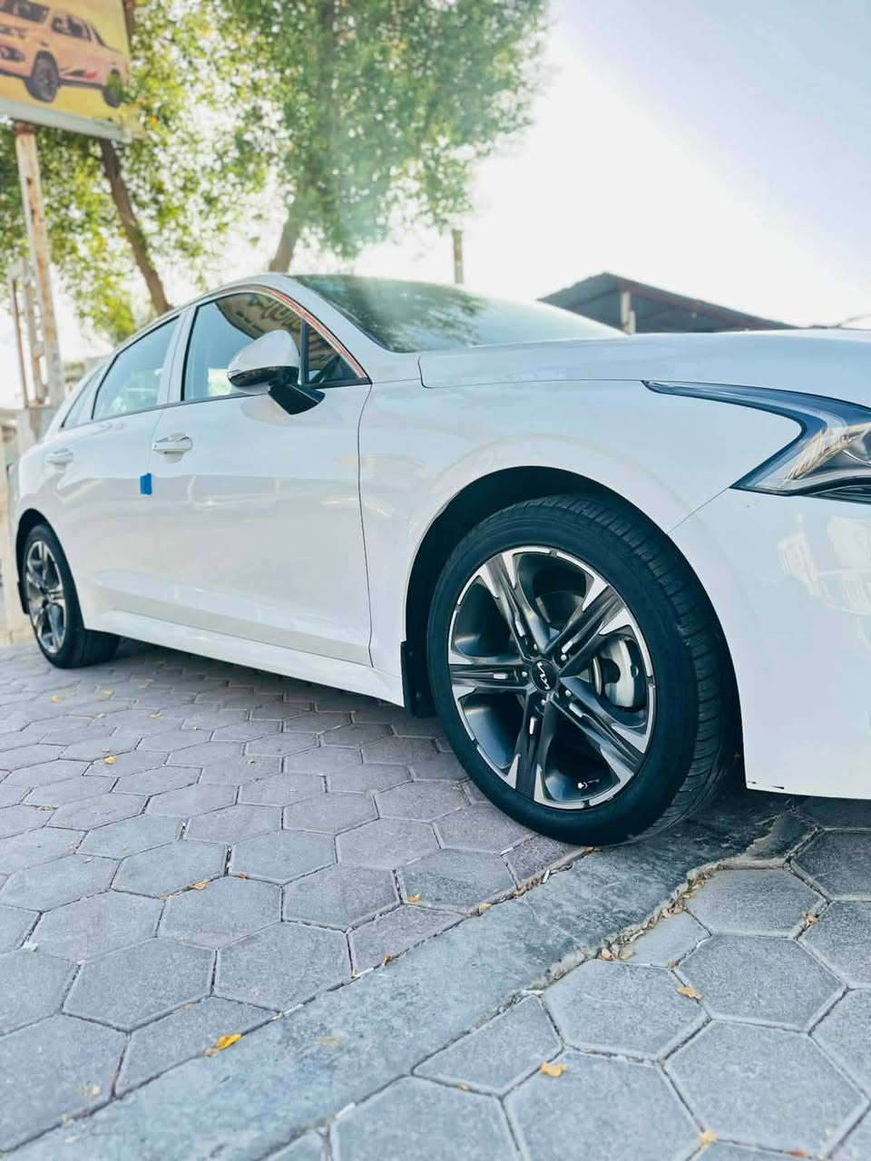 السلام عليكم
كي فايف 🇰​5 للبيع او مراوس حسب القناعه مواصفات نضام اقتصادي بصمه ابواب  رادار حساسات تشغيل 🔛 عن بعد  فول فول عده البنوراما مكفوله 
رقم بغداد انكليزي سنويه جديده ابره ماناقصها ماشي 92  داخل كريمي رقم الهاتف ***********
