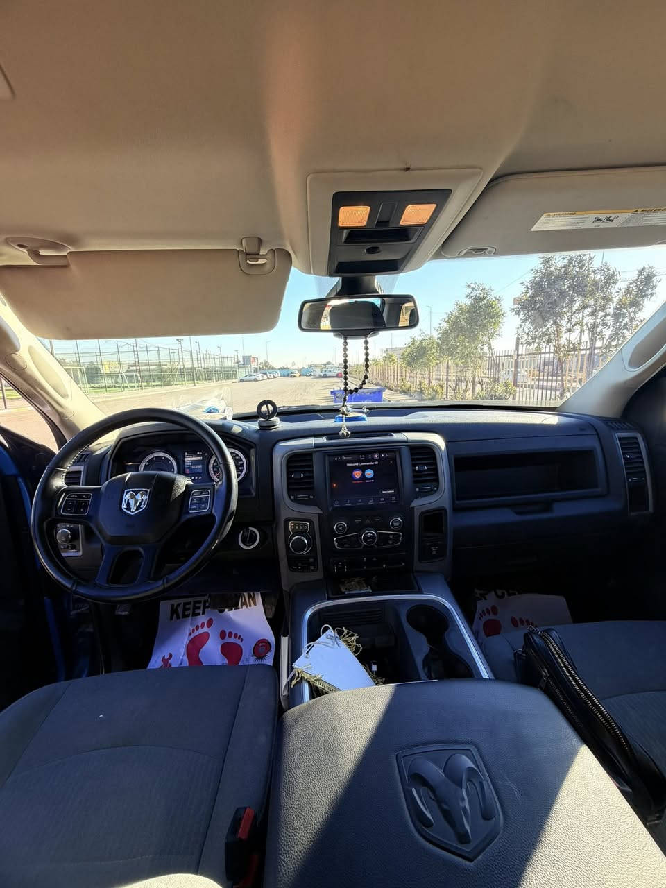 السلام عليكم
دوج رام كلاسك 2023 
رقم اربيل الجديد باسمي 
سيارة بيه جاملغ امامي عكس السايق تبديل 
بدون ايرباك 
فورويل 
محرك 3600
ماشية 54 الف كيلو 
للاستفسار الاتصال على الرقم 
***********
