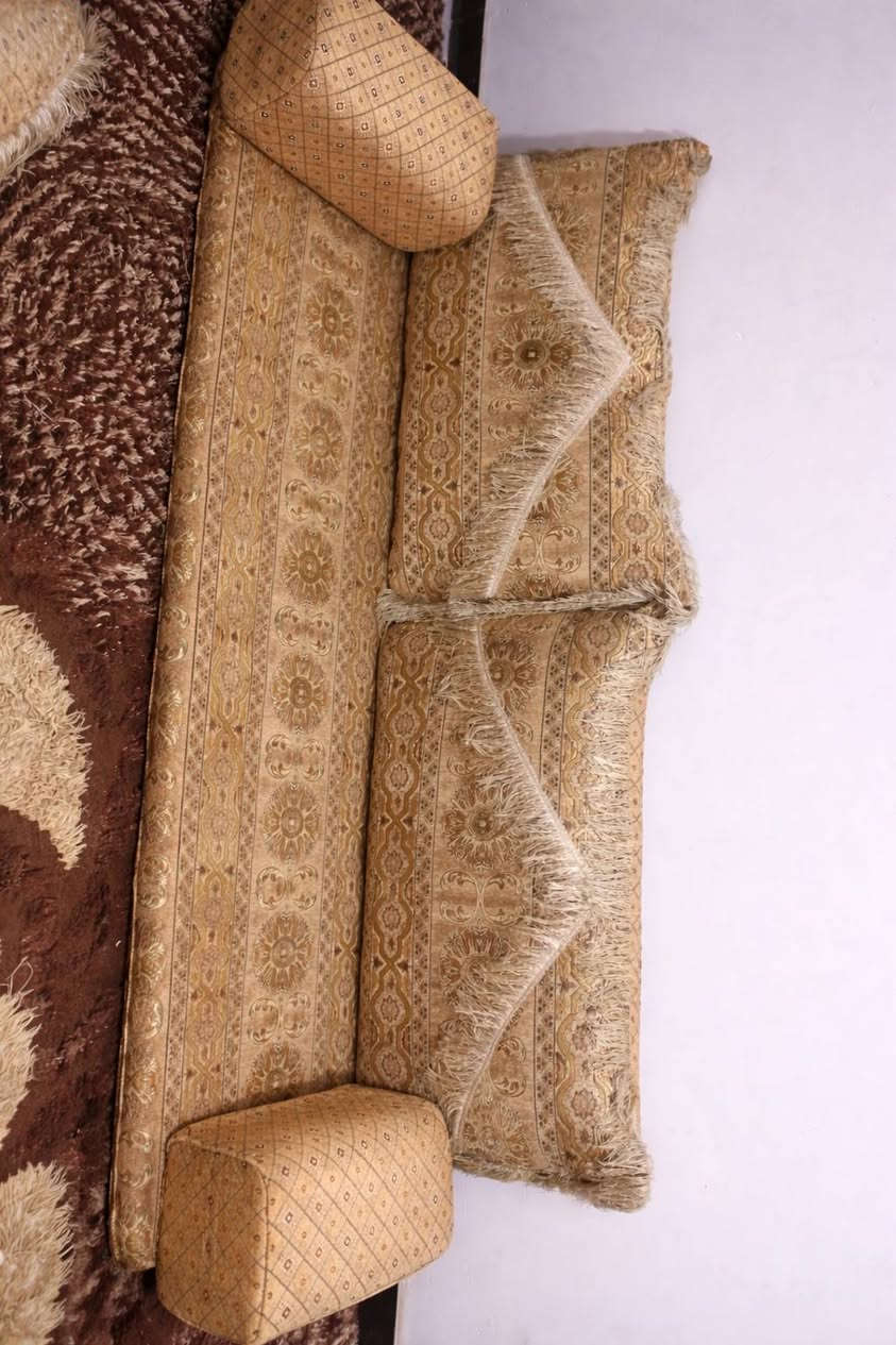 جلسة عربية السعر 200 أبو خصيب العوجة
واتساب ***********
