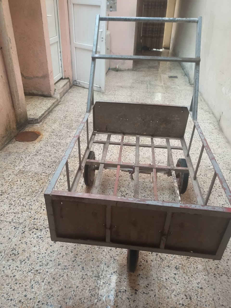 السلام عليكم عربانه كلش نظيفه للبيع حجم كبير مثل ما موضحه امامكم بالصور المراسله علىص او على الرقم


**إذا كنت صاحب هذا الإعلان وتريد حذفه لأي سبب، رجاءا أرسل رسالة إلى الدعم الفني**