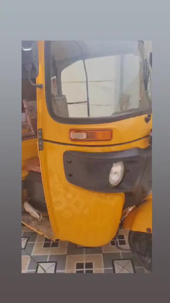 تكتك للبيع الموديل 22 اورق اصولي وياك لترقيم كفالة عامة كشر ومحرك   ذا تجي واشوف بيهة بارد كروتك علية  بية بس الدوس بداية خياس وحاط الهن شحم مكاني بالقاسم السعر 7400.وبية مجال بسيط حك الجية ***********
