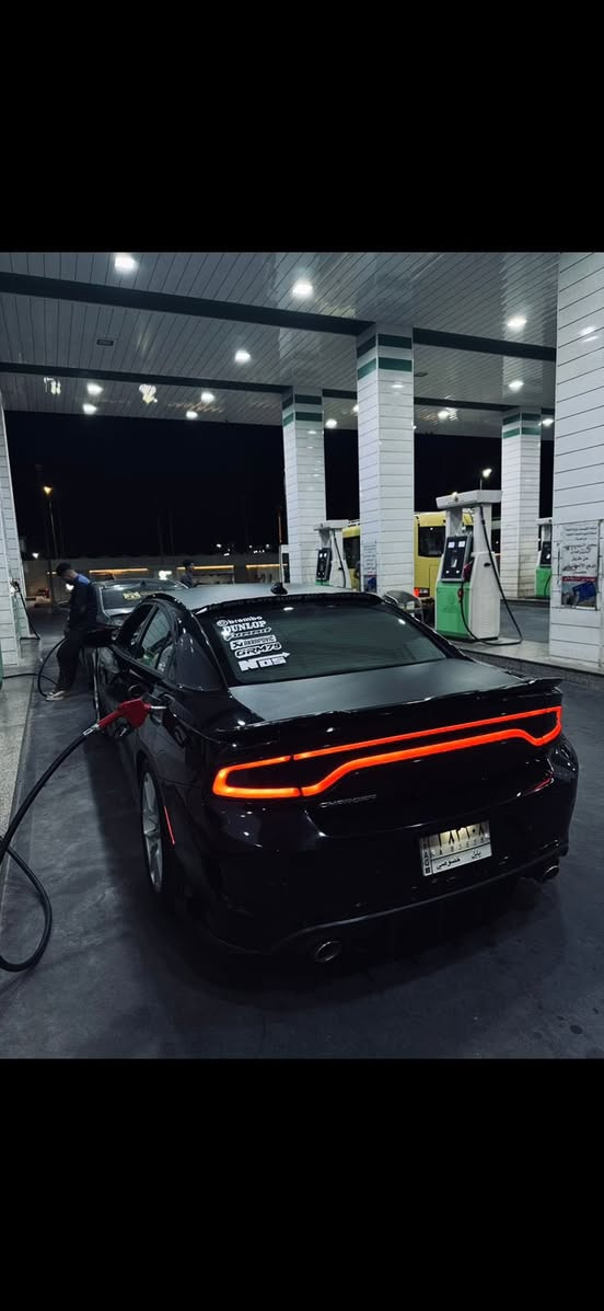 اقره كل التفاصيل و اتصل وبيك خير وتدلل 
جارجر 2016 محرك 3600 رقم بابل باسمي ماشيه 120 ميل بيه قطعتين صبغ بنيد وجاملغ جهة الصدر صور الحادث موجوده بلمنشور عليه هواي اضافات محدثه كت كامل srt بنيد ودعاميات دواخل كامله كاربون فايبر ودركه كاربون الياف حقيقي عليه كت كامل لحية وزعانف ودفيوزر وشفقه عليه ويل مقاس 20 اصلي وبعد هواي اضافات مذاكرهن مكان السياره كربلاء
السعر 175  
*********** واتساب
