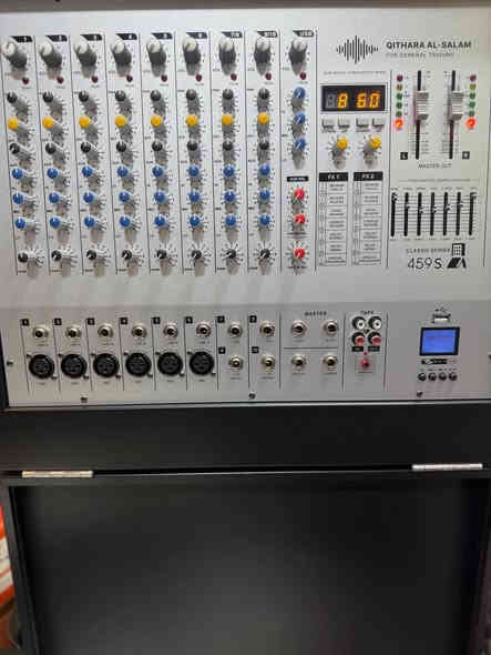 مكسر  قيثارة السلام 459s

قوّة صوت صافية، تحكم كامل، وتصميم عملي يخدمك بكل
مناسبة..
مهام متعددة - صوت- مؤثرات إيكو دبل ايفكت - بلوتوث كلشي تحتاجه

متوفر لدينا جميع أنواع أجهزة الصوتيات:
 • 🔊 سماعات كبيرة (سبيكرات) بأنواع وأحجام مختلة 
       •    ⌚️ساعات مواقيت الصلاة للمساجد والمنازل
 • 🎚️ مكبرات صوت عالية الجودة
 • 🎤 جميع انواع المايكروفونات
 • 💡 تجهيز حفلات ومجالس ومناسبات
✨ أسعار مناسبة – جودة مضمونة – متوفر توصيل لجميع انحاء العراق
📍 الموقع: بعقوبة – مدخل التحرير
📞 للاتصال والاستفسار:
***********
***********
