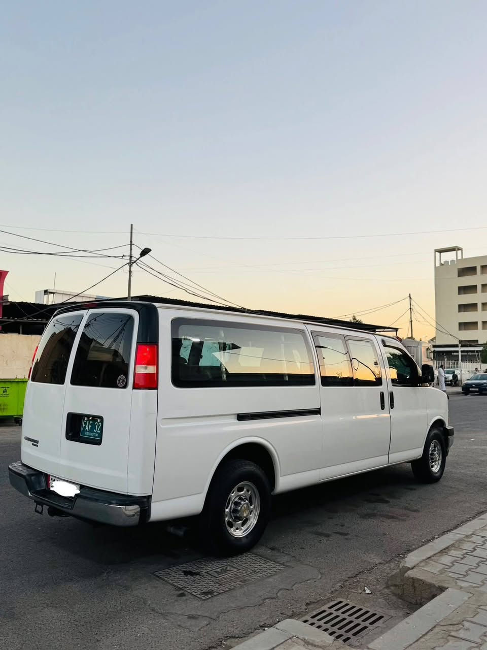 السلام عليكم للبيع فان سفانه موديل ( 2019 )
السيارة جاهزة مكينة 6100 كير 1000 حدادية تبريد
طخم تاير برجستن لاصلي  ويل كب  باب سلايت السيارة حادثهة الباب الخلفي فقط ما مشتغلة على خط ابد رقم بغداد الدولي بسمي السعر ( 240 ) وبيهة مجال قليل الشراي 
العنوان البصرة لاستفسار ***********
