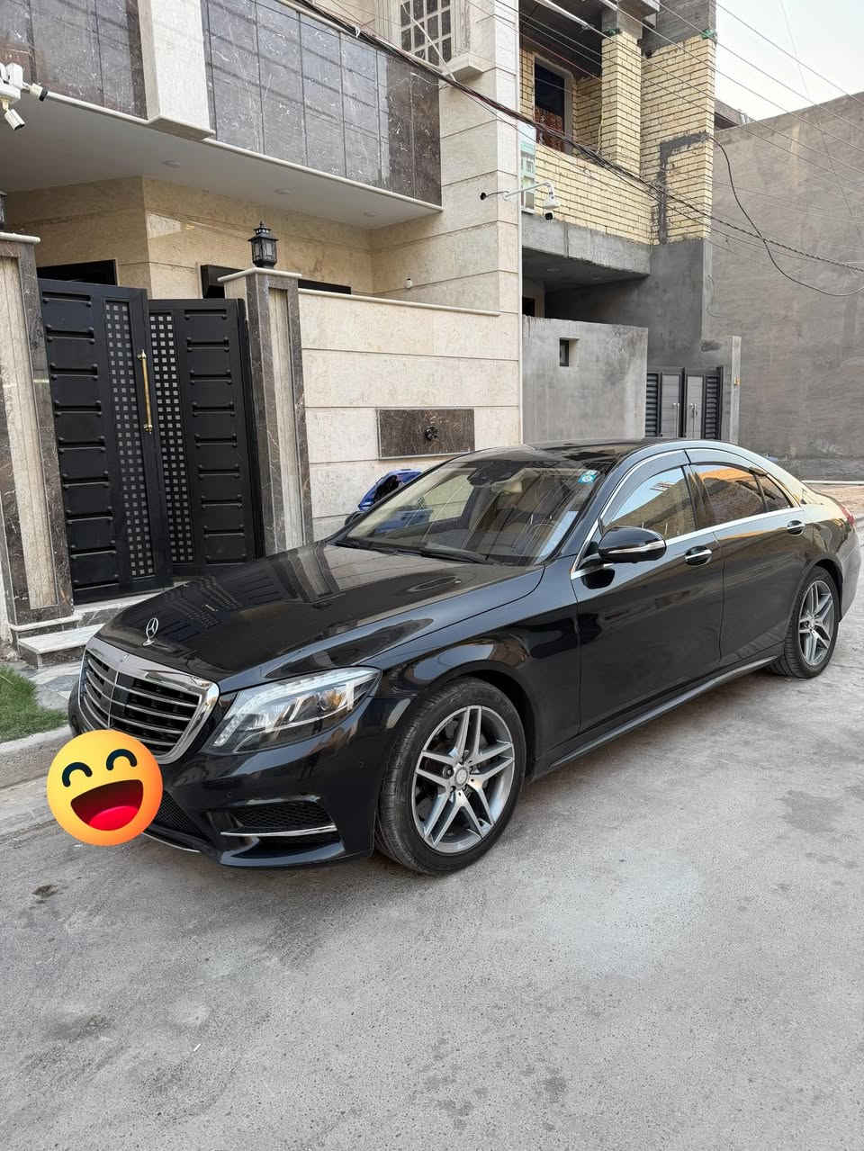مرسيدس s400 موديل 2015 وارد يابان هايبرد
فول خمس فصوص رقم بغداد 
داتا شو 
بانوراما قطعتين 
عطر تبريد بلادي 
كشنات جلد تدفئه وتبريد 
جكات رفع السياره
كامرات 360 
مثبت سرعه 
رادار تعديل السياره عند الانحراف 
توقف ذاتي 
نقطه عمياء بلمري الجانبيه
جنطه كهرباء 
بيبان شفط 
شاشه اعطال 
مسجل 8 اقراص مع امكانيه تشغيل DVD صوت وصوره بلادي
وبعد هواي مواصفات الs المعروفه 
صبغ جاملغ خلفي اثر شخط بليابان الصبغ شغل درجه اولى 
مكان بغداد الغدير سعر 370$ او مراوس مع سياره عالية 7 راكب حسب القناعه
***********
