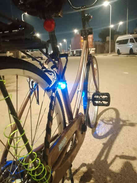 بايسكل للبيع  بناتي حجم 26  وماناقصه شي غراضه موجوده لون ككاوي 🤎 سعر 105  وبي مجال  البايسكل نضيف مديل 2016  مكاني بصره زبير حي الريسز للتواصل *********** واتساب او ماسنجر
