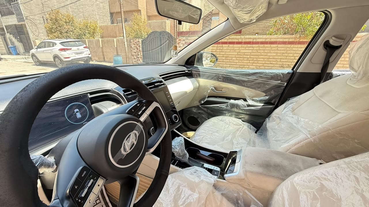 نوع توسان خليجي فئة Base
فول عدا بنوراما 
ماشيه 50 
خليجي 
محرك 2000 اربعة سلندر 
5 راكب 
مقاعد جلد 
نظام كار بلي 
بعد بيه مواصفات
رقم الهاتف *********** 
العنوان بغداد التاجي  
السعر 207 وبيه مجال حق الجيه
