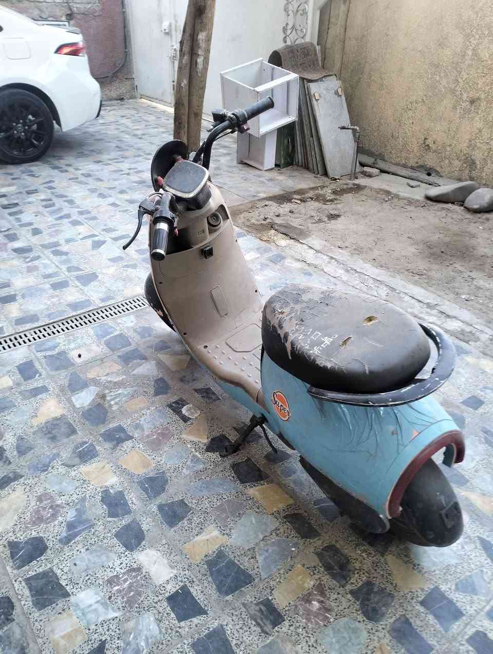 دراجه شحن للبيع على حطته سعر 250وبيه مجال الرقم للتواصل ***********
