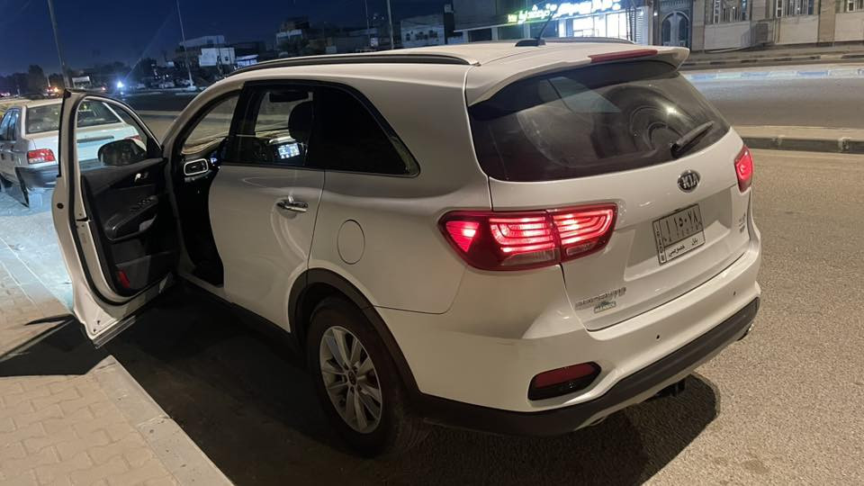 سلام عليكم
للبيع سورنتو 
مديل ١٩
رقم بابل 
وارد امريكي
ضربه جاملغ خلفي والبنيد مبدل 
حساسات كامره خلفي 
٧راكب 
محرك كير كفاله
محرك ٤سلندر 
جاهزه سياره تخم تاير حداديه سياره مناقصه شي
مكان سياره بنجف ***********
السعر ١٦٠
