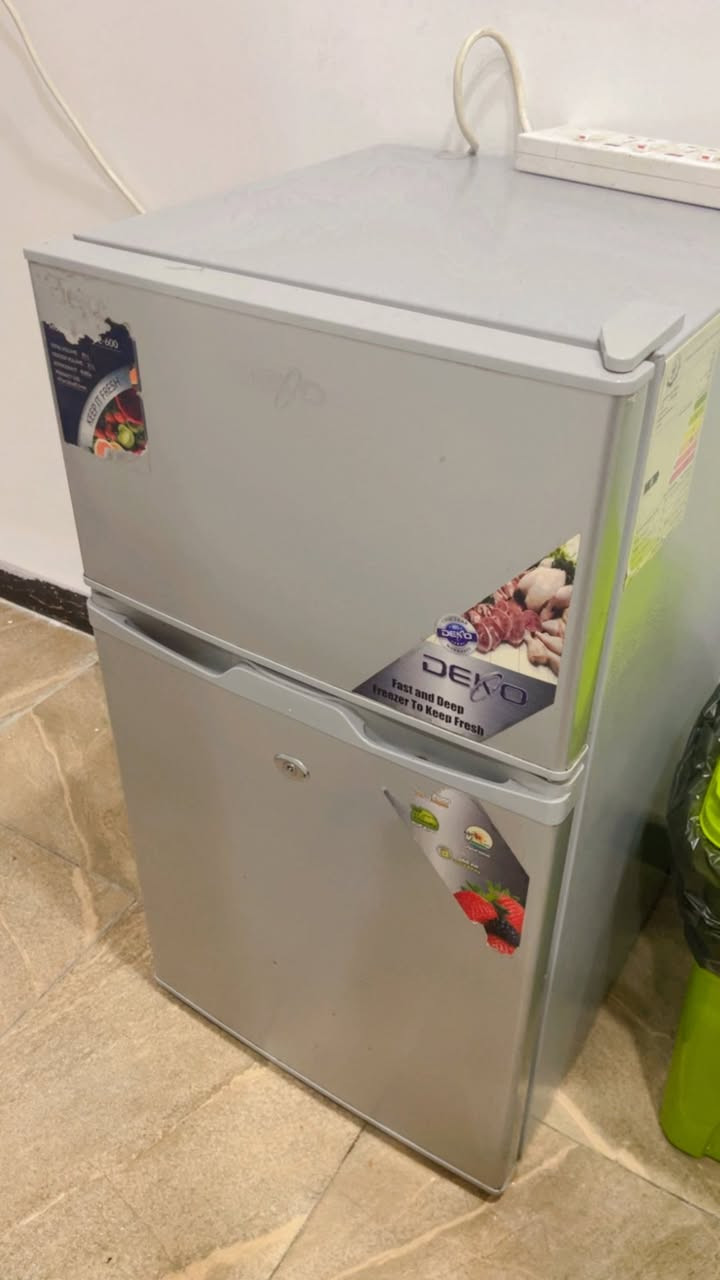 ثلاجة 6 قدم للبيع كلشي مابيها ولا داخلة تصليح وشغالة 
اريدها 60 الف جديده ونضيفة ﭑييہ ضرر مابيها


**إذا كنت صاحب هذا الإعلان وتريد حذفه لأي سبب، رجاءا أرسل رسالة إلى الدعم الفني**