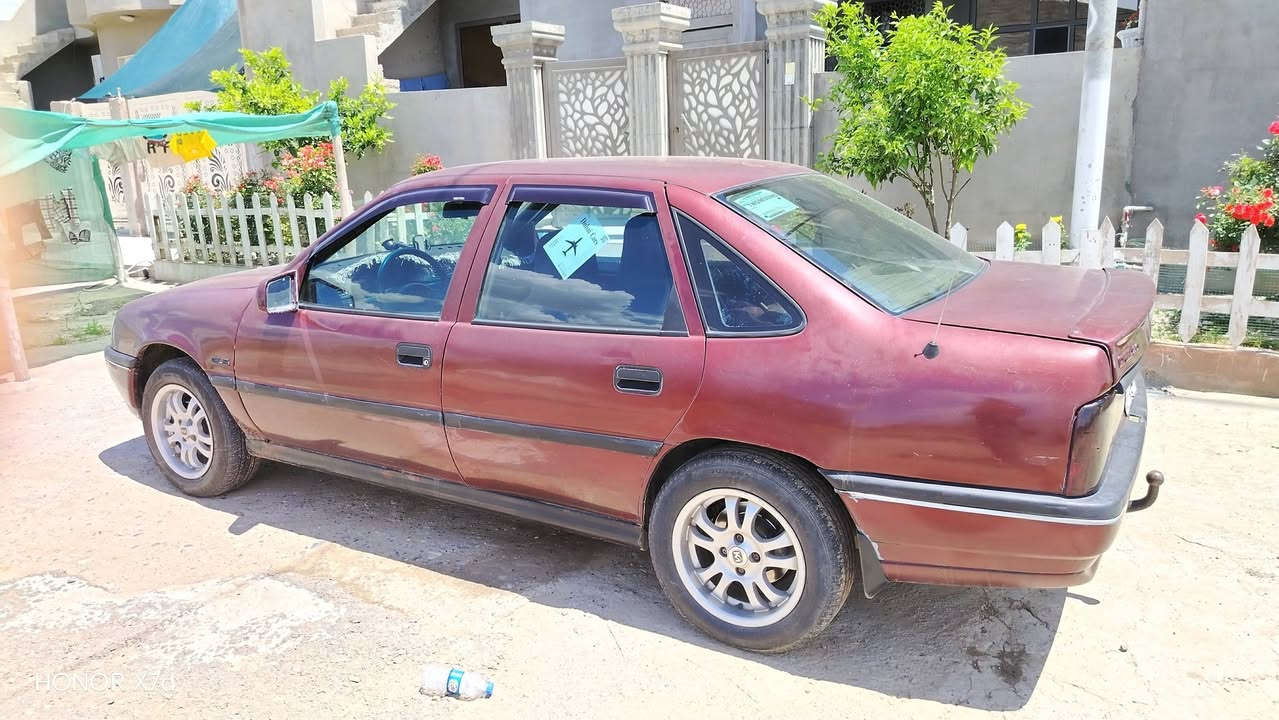 من رخصت الادمن سياره جاهزه وحلوه  للبيع مكينه نضيفه حجم20 ارفلو كبس شركه كير نضيف  كهربائيات كلهه شغاله السعر 30 عليه غرامه ٤٠٠ الف تنزل من سعر وكاله عامه بسمي شرط تحويل مكان سيميل ***********
