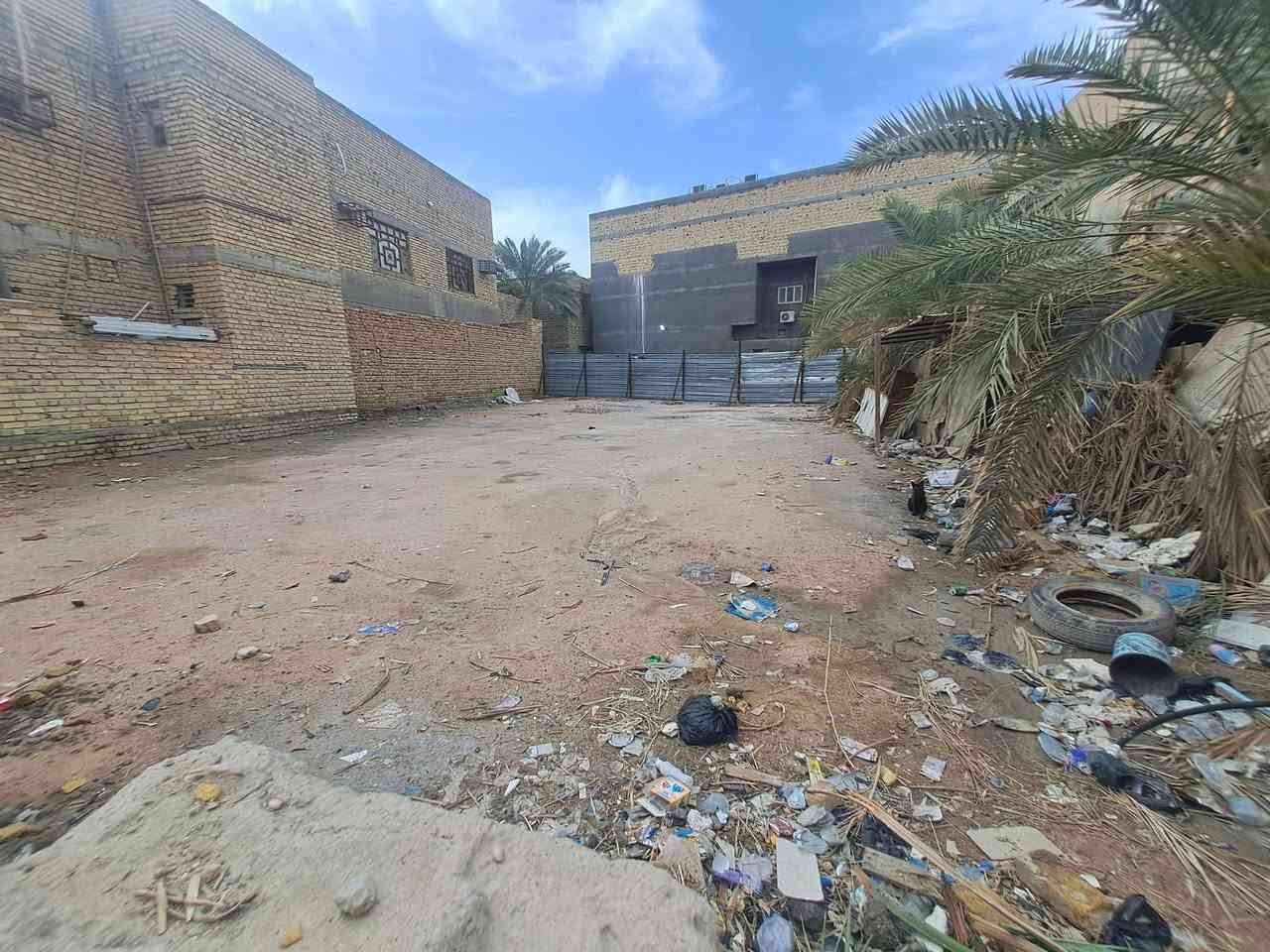 قطعه طابو صرف تجاريه ٣٠٠متر وجه ١٣متر شارع الاطباء داخل فرع ثاني قطعه بصف الركن
مجاور مركز الشهيد زيد الطبي سعرها  ٢٩٠
***********
