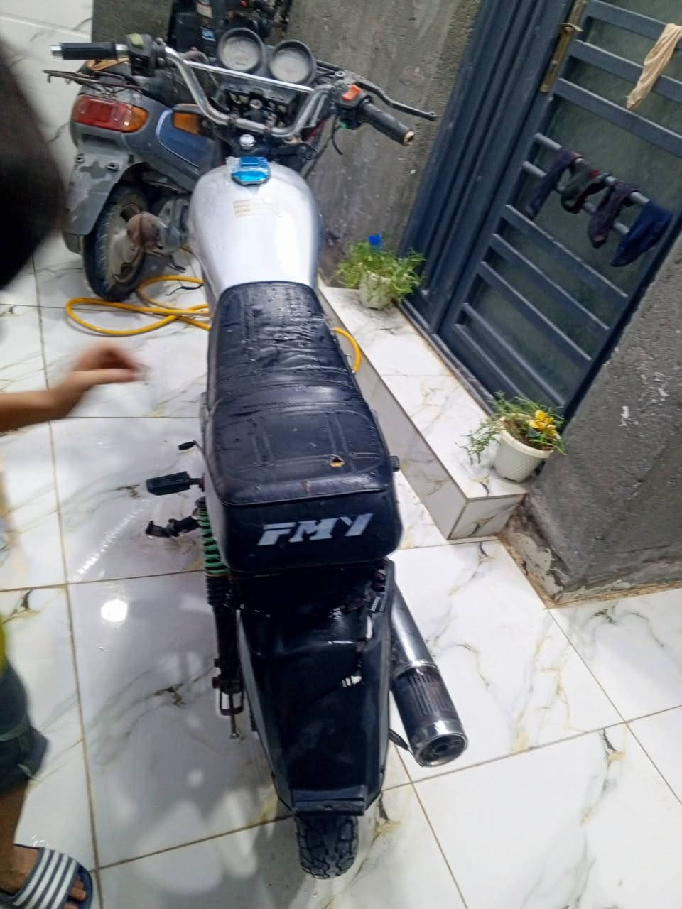 السلام عليكم
دراجه فيوم موديل 19 او20 كلك تجفيت جديد نص غراضها جدد اتكفل بيها من السرقه 

300 وبيها مجال قليل 
كربلاء المقدسة الأمن الداخلي 
اتصل او وات ساب  ***********
