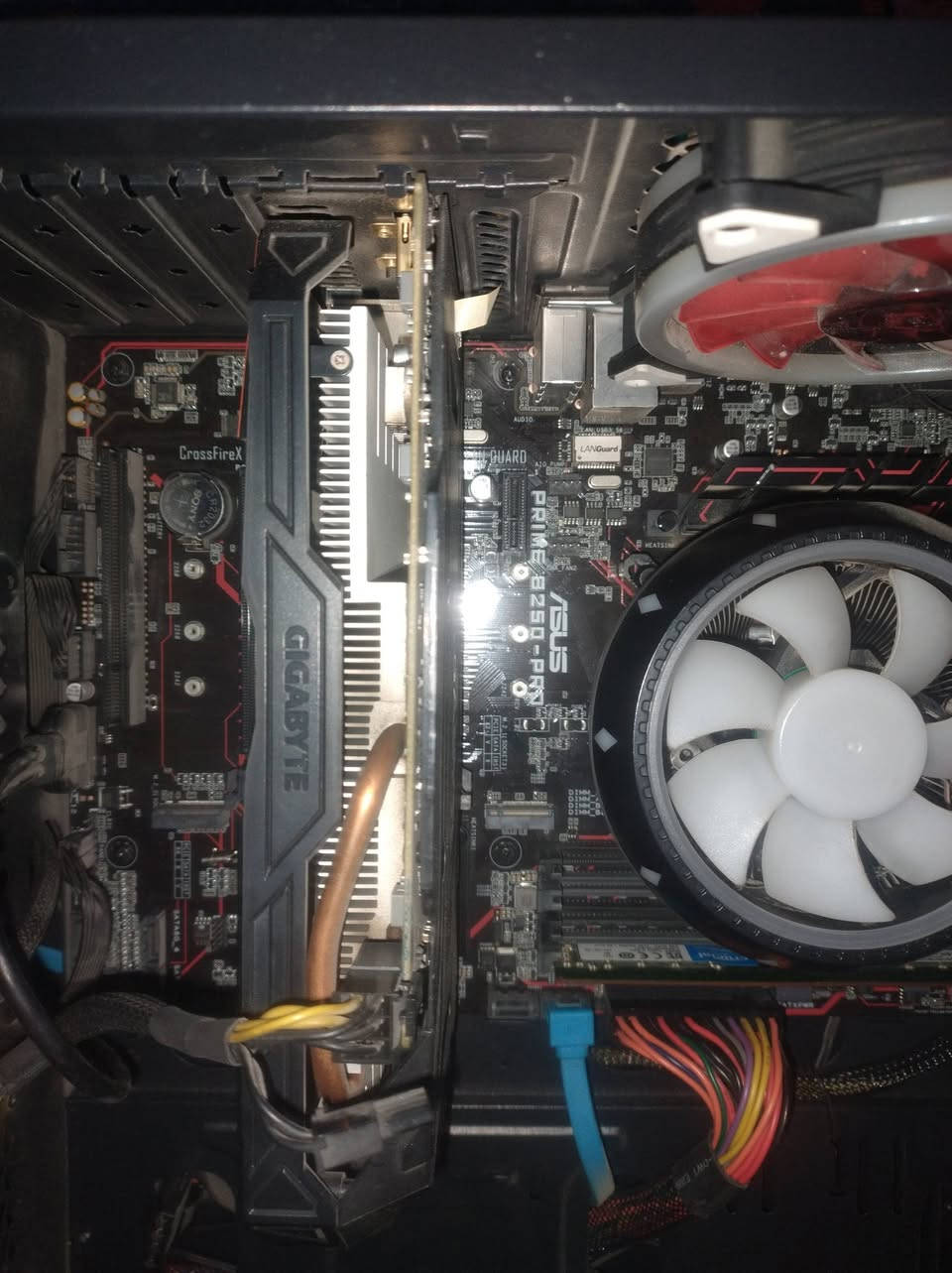 المعالج i5 7600
Ram 8
Cpu GTX 1060 3G
 M.2 512
HHD 1T
Power supply 500w
مذبورد حديث يحتوي على 4 منافذ رام و ثنينM.2


**إذا كنت صاحب هذا الإعلان وتريد حذفه لأي سبب، رجاءا أرسل رسالة إلى الدعم الفني**