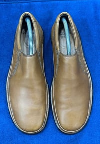 كلاركس • جلد طبيعي • مقاس 42