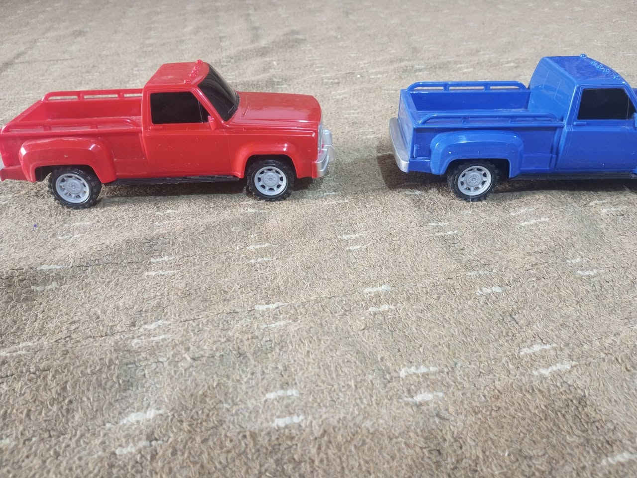 السلام عليكم للبيع وانيت يوجد توصيل إلى جمع المحافظات السعر 25الف مع التوصيل العدد يوجد 50قطعه لاتصال ***********/***********مكاني بلنجف مع جزيل الشكر والاحترام
