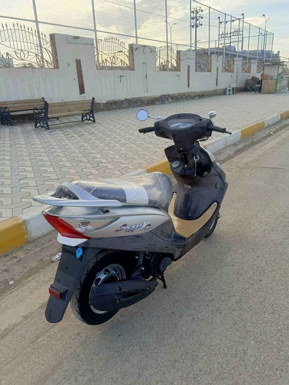 السلام عليكم دراجه للبيع كامكو 2v جاهزه مابيه نقص مكفوله كفاله عامه رمبه وكله عل بلادي مامفتوح برغي بيه تجي وتشوف وتفحص وبخدمتك واني مومن جماعت غراضي الي والدراجه الك لا عمي نفس ماشوف بل منشور تجي تأخذ وبل عافيه عل ياخذه الشراي يتصل ***********
