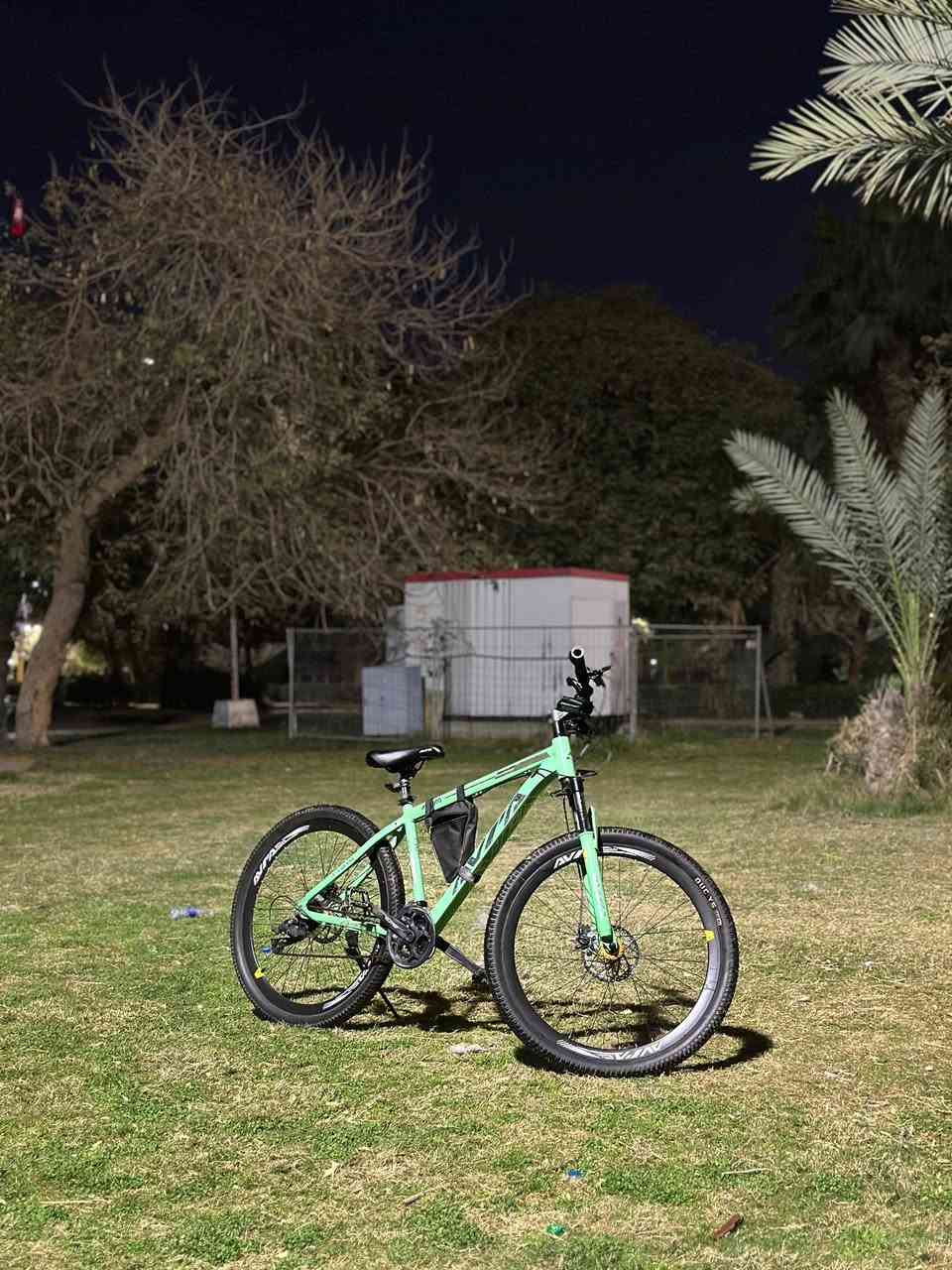 بايسكل جبلي
معدن الألمنيوم 
العكرب 8 ب 3
حجم27 ونص
جبلي وياله رياضي و مكائن رياضيه يدات ستيرن رياضي
بايسكل مختم كله نفس شركه كشن وياله بوري سرج
سعر 230 للاستفسار ***********
