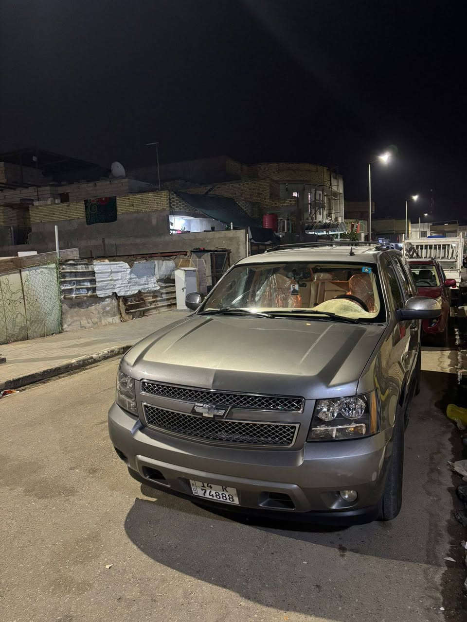من رخصة الادمن 
السلام عليكم 
سيارة تاهو موديل 2012 
كندية مكفولة L T Z  
فول مواصفات  بيها صبغ قمارة 
اربع بيبان بدون حادث 
سيارة كلش حلوة 
السيارة بأسمي ورقم بصرة 
وحدادية جديدة وتايرات جدد 
السعر200 وبيها مجال 
مكان السيارة بصرة 
الرقم ***********
