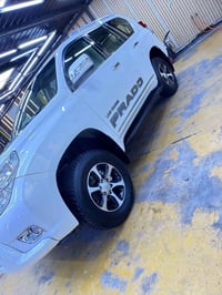 برادو بغداد موديل 13فقط بيها صبغ جاملغ خلفي ولباقي مكفوله سعر مناسب 07...