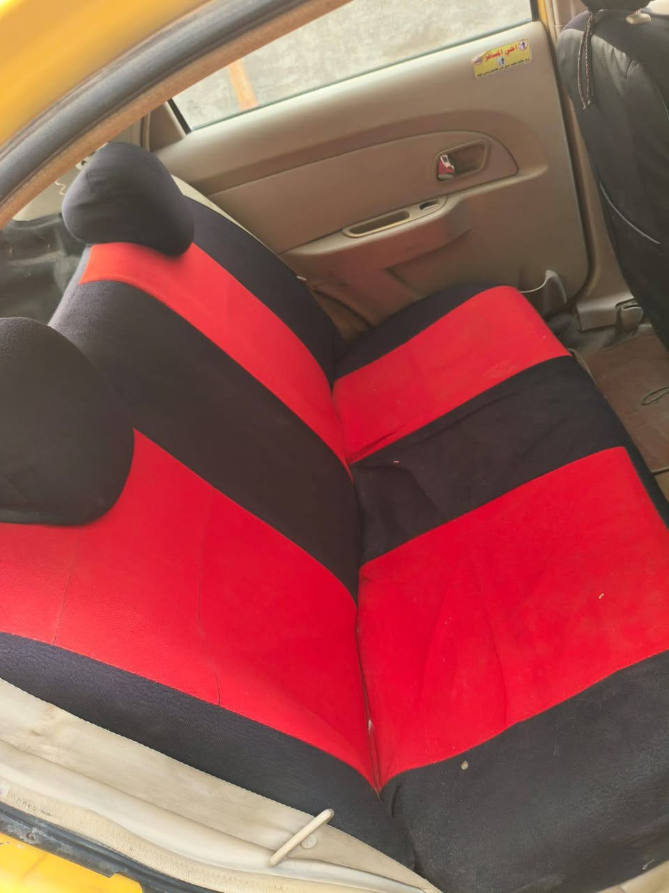 السلام عليكم ورحمة الله وبركاتة سياره شيري 2011سنوية عضم عاج تنتهي 2027السعر 20ورقه محرك كير فكر 1600شغال جاهز الاستفسار رقم الهاتف ***********----الرقم الثاني ***********
