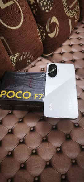 للبيع بوكو اف 7 برو. 512  جهاز نضيف اغراض مامستخدمي سعر جديد 535 الف سعري 445الف بيع مستعجل وسعر جدآ مناسب انتصال عل هاذه رقم *********** عنواني موصل
