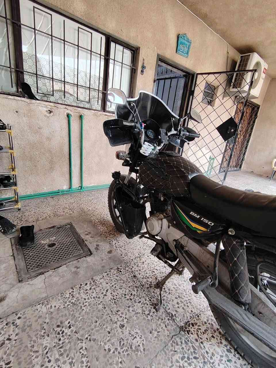 السلام عليكم بوكسر موديل 22 دراجه مكفوله كير مكينه دراجه خير من الله تجي تأخذه المكينه خرسه كله شغال كهربائيات كيجات دراجه خير من الله سعرهه مليون و100 وبيهه مجال حك الجيه و وياهه صندوك و خوذه و كلج هديه لان شتريت سياره بعد و هاذه رقمي ***********
