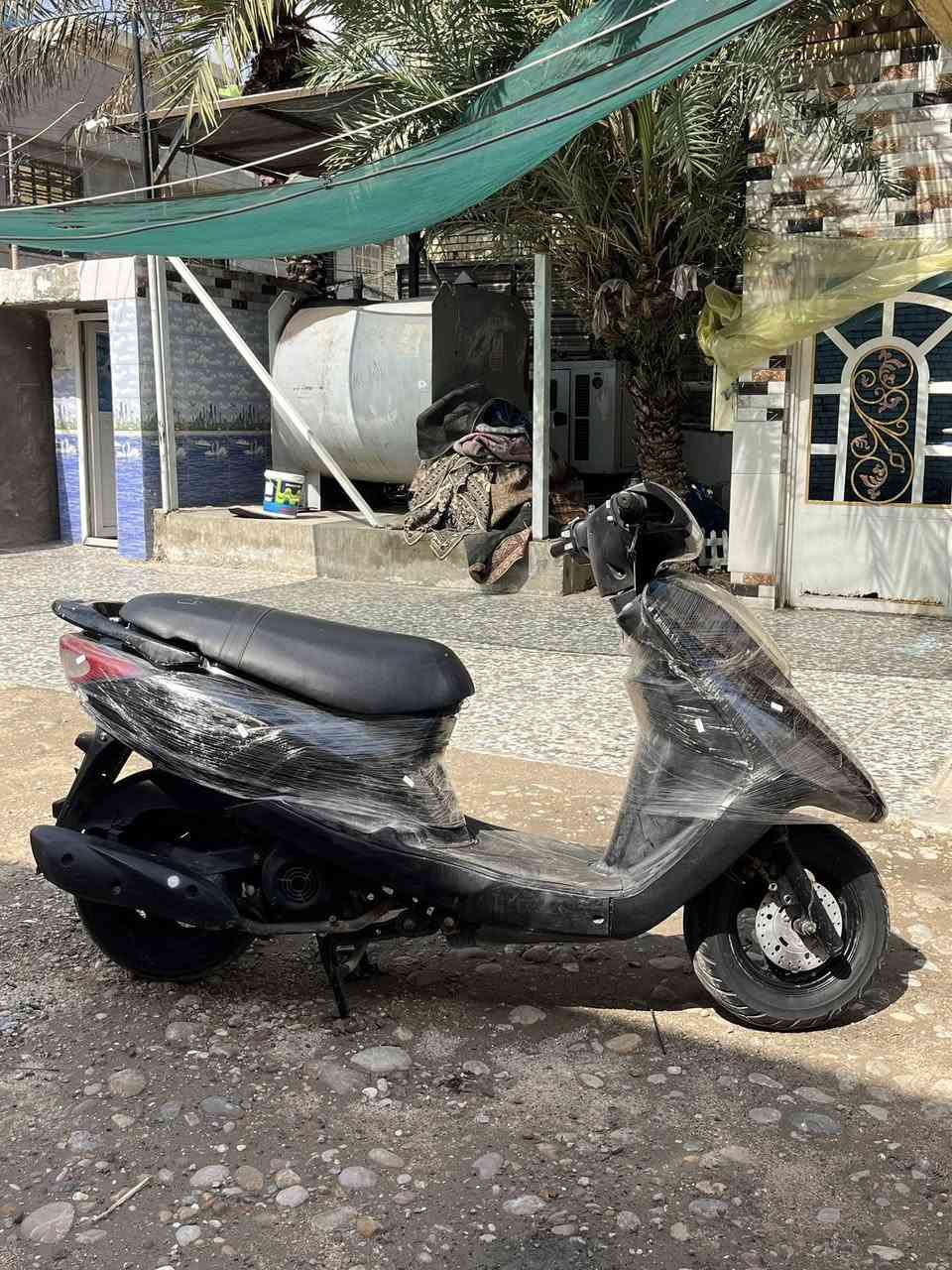 سلام عليكم
بريز نضيفه محرك حلوو  
هورن شغال لايت شغال هندر فقط الدشلي واكف والبقيه شغاله عنواني بغداد مدينة الصدر 450وبيه مجال ***********
