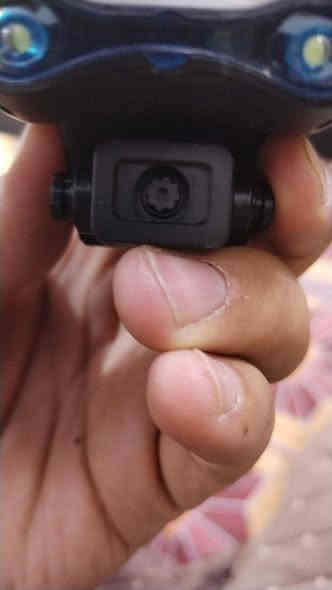 سلام عليكم شباب درون بهذا الشكل اثنين كاميرا جديده بعدها بالكرتون خلي سعر وبالعافيه على اللي ياخذها بي واتساب ***********
