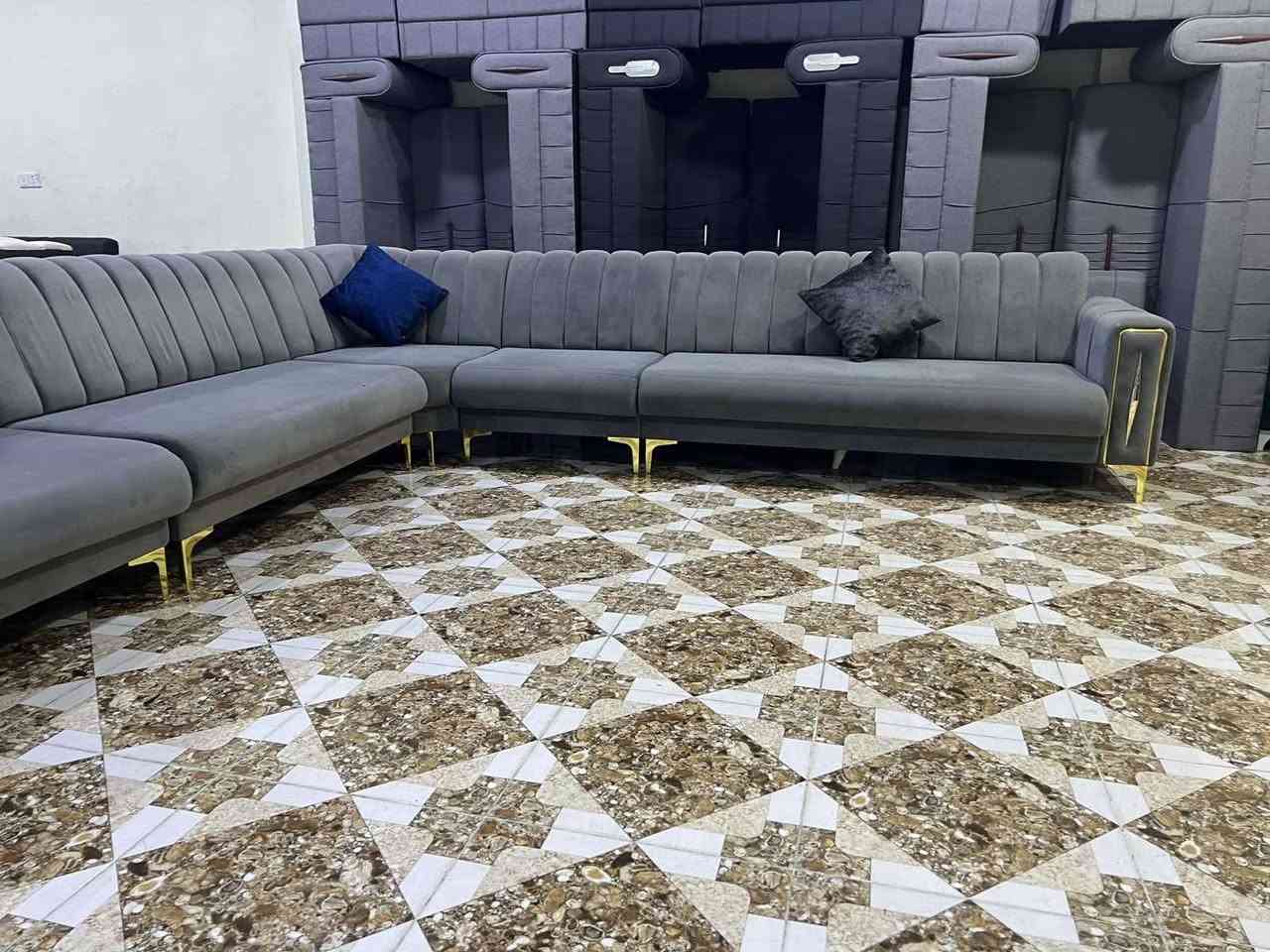 بؤ فروشتن
١٢ نةفةريية
***********
