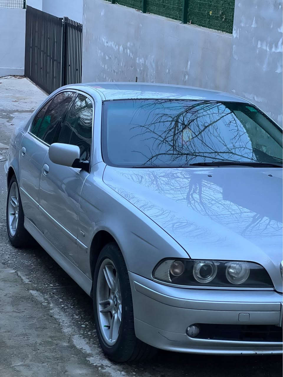 بیئیم مۆدیل ٢٠٠٢ مەنەفیست ئەسلی بەشەرت پاکانەو غرامە بەشەرت گیر ومەکینەو توندوتۆلی بەشەرت کەم رۆشتیە هەمو گیانی  لەسەر شەریکە مایە 
سعری ٨٧ معامەلە 
***********
*********** واتساپیشی لەسەرە أربيل, العراق
