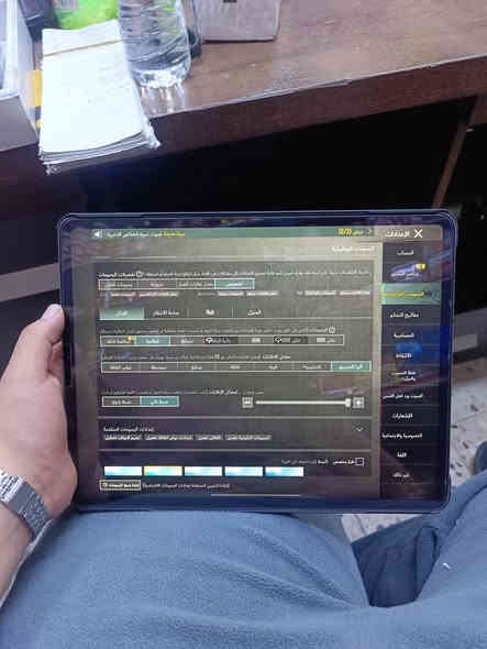 السلام عليكم ايباد للبيع 11 جيل 3 الشاحن مالته تايبسي حجم الايباد كلش جبير الذاكره 64 المعالج كلش قوي اي لعبه يشغل 120 فريم البطاريه 93 السعر 500 وبي مجال قليل العنوان بغداد الشعله الرقم ***********
