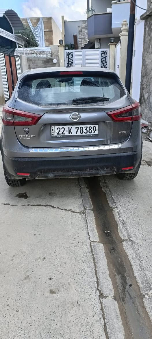 سيارة نيسان للبيع روج اسبورتج رياضي الموديل ٢٠٢١  نفطي ماشية ٢٥ ميل السعر ١٥٠ بي مجال للتواصل *********** و***********

المواصفات دفع رباعي 
محرك عادي ٢٠
مرايا كهربائي
سويج 
تحكم سرعة. 
شاشة عرض 
قطعتين تبريد
الضرر أمامي بند مبدل مع جاملغ من المنشأ إيريك طاك
