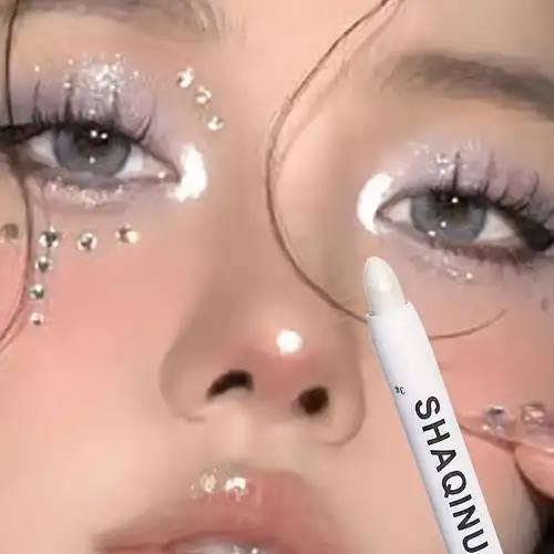 قلم إضاءة "هايلايتر" سائل
يقدم لكِ هذا الـ"هايلايتر" تقنيةً متقدمةً في إخفاء الهالات في محيط العينين، حيث أن تركيبته الكريميّة الخفيفة الغنيّة بالجزيئات العاكسة للضّوء تعكس الضّوء فتخفي الظّلال التي تحتها ببراعة فتبدو بشرتكِ أكثر إشراقاً وتألّقاً. استخدميه لإبراز عظمة الخدّ، جسر الأنف، قوس الحاجب وحوافّ الشّفاه.
اصنعي جمالك بنفسك
يوجد توصيل لجميع المحافظات


**إذا كنت صاحب هذا الإعلان وتريد حذفه لأي سبب، رجاءا أرسل رسالة إلى الدعم الفني**