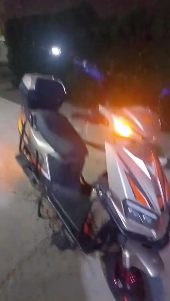 السلام عليكم للبيع سكنس الأخوين مستعمل بطاريات عل فحص سعر 700وبيه مجال للطيبين المكان الفلوجه الازرگيه رقم الهاتف ***********
