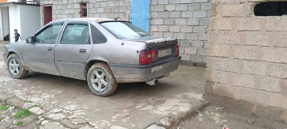 سلام عليكم فكتره للبيع حجم 20 موديل 92 محرك كير شرط سنويه عضم رقم دولي وضع شركة بدون صبغ السعر 38وبيها مجال بصيط مكان السيارة غرب الموصل *********** واتساب موجود
