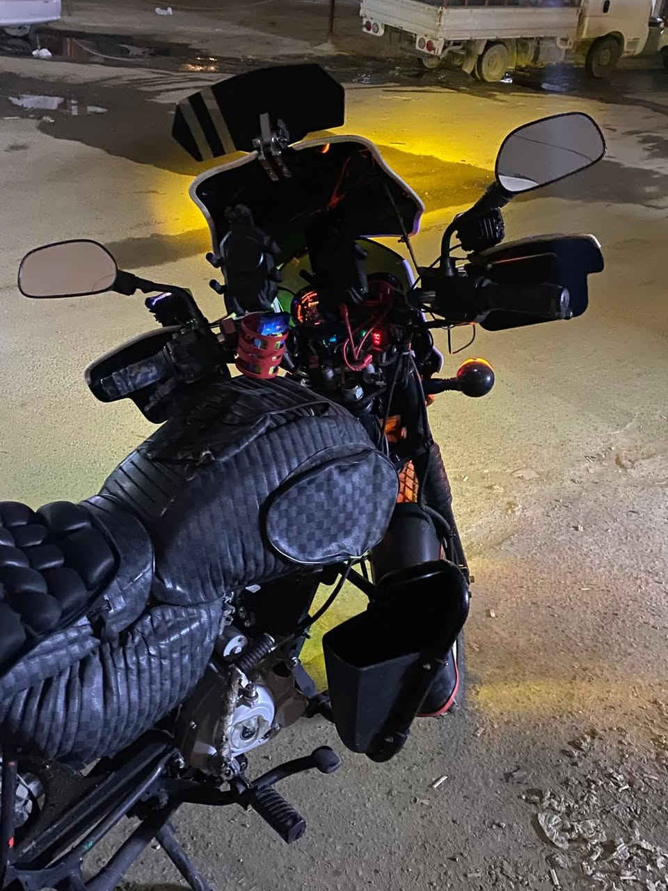 سلام عليكم بوكسر للبيع موديل 2023 الدراجه زير زير تجي اتكلب وجيب وياك فيتر شرط الفحص الرقم الانكليزي الدراجه خير من الله متتعب بيها ابد تاخذها كبل تطلع بيها للشغل حلوه كلش واحلا من الصور بهواي مكاني حي النصر السعر 2800وبيها مجال بصيط رقم الهاتف ***********
