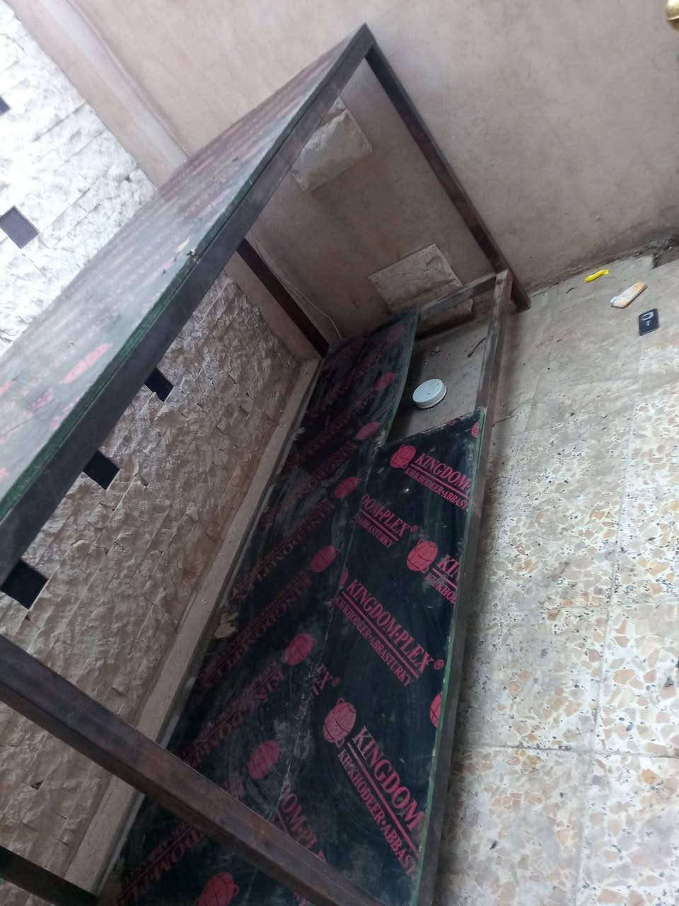 ميز حديد نضيف كلش  سعره ٦٠ قفل


**إذا كنت صاحب هذا الإعلان وتريد حذفه لأي سبب، رجاءا أرسل رسالة إلى الدعم الفني**