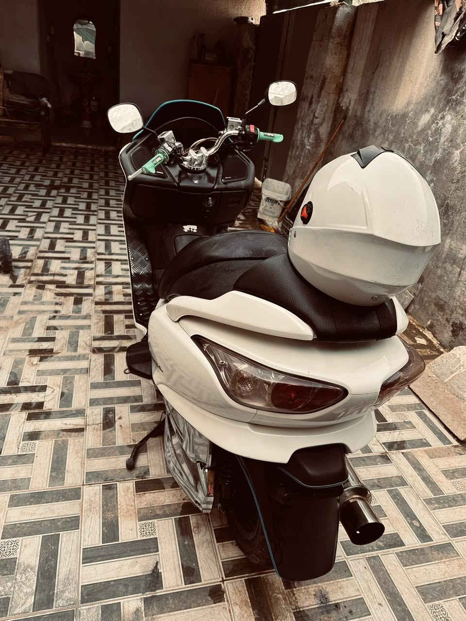 09دراجه جديده
سعرها1.100وببها مجال مكاني كوت ***********
