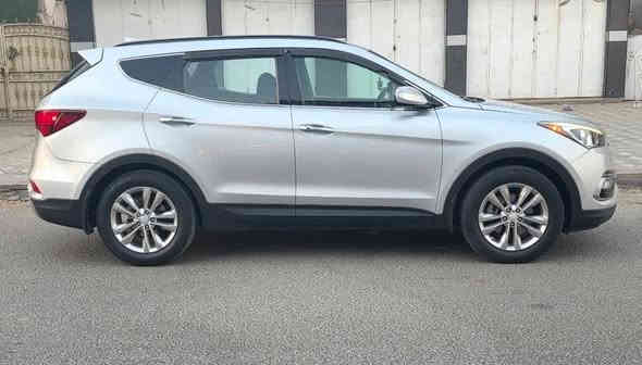 السلام عليكم
سنتافيا 2018 سبورت  باسمي حادثه جاملغ امامي ومصلح نفسه لا لغود ولا شواصي كفاله ماشيه ٧٣ ميل مواصفات
رادار امامي خلفي جانبي 
تدفئه تبريد بل كشنات
تبريد قطعتين
كشنات كهربائيه
هواي مواصفات بيه بعد فول ما مواصفات ماعده الفتحه السياره اربكات سليمات 
السعر ١٥٦ وبيه مجال
مكان بغداد 
رقم الهاتف 
***********
