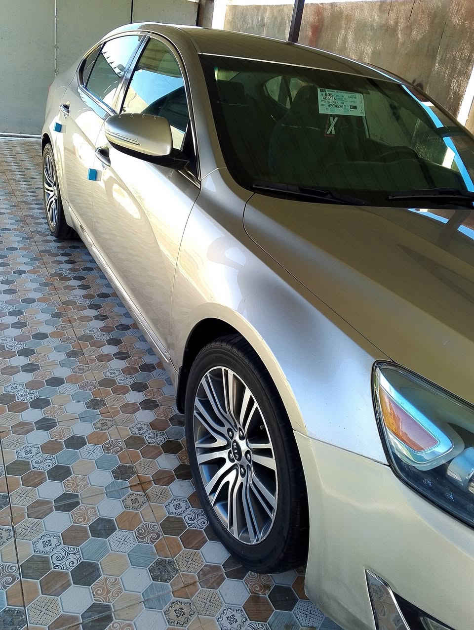 سلام عليكم البيع كادنز موديل 2014 محرك 6 وارد امريكا ضرر باب سايق بدون دواخل وقطعتين صبغ السياره جاهزة من كلشي العنوان رمادي السعر 135 وبيها مجال  ***********. ترهم مراوس وبيع
