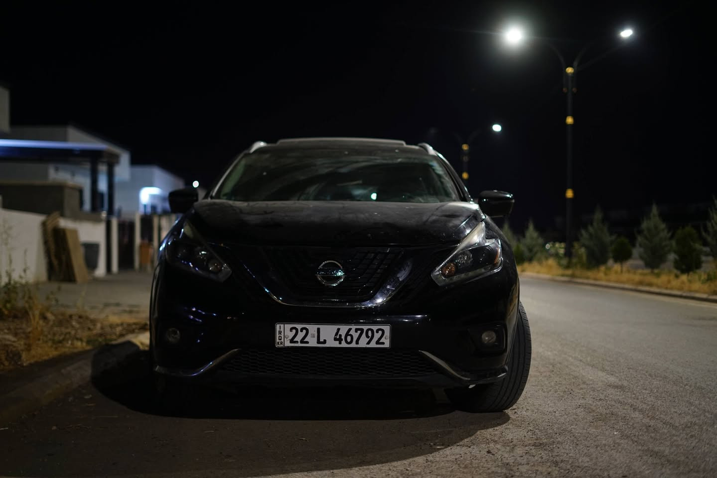 MURANO 2017 PLATINUM 130$
السلیمانیة
 الجمال لا يحتاج إلى مقدمات.. لقطات من عدستي لسيارتي نيسان مورانو 2017 فئة بلاتينيوم (Platinum Edition)

هذه الفئة ليست مجرد سيارة، بل هي تجربة قيادة فاخرة بفضل مواصفاتها الملكية الكاملة:

المحرك: V6 بسعة 3.5 لتر يوفر قوة وسلاسة فائقة على الطرقات.

18التصميم الخارجي: رينغات بمقاس
 

الداخلية الفاخرة: مقاعد جلدية متميزة مجهزة بخاصية التبريد والتدفئة (المقاعد الأمامية والخلفية)، مع نظام ذاكرة للمقاعد والمقود.

السقف: بانوراما بالكامل يضفي شعوراً رائعاً بالاتساع.

النظام الصوتي: نظام BOSE الفاخر بـ 11 مكبر صوت لعشاق الصوت النقي.

الأمان والذكاء: كاميرات 360 درجة (رؤية محيطية)، نظام الرادار الأمامي، التنبيه من التصادم، ومراقبة النقاط العمياء.

الراحة: صندوق خلفي ذكي يفتح كهربائياً، وتشغيل السيارة عن بُعد.


**إذا كنت صاحب هذا الإعلان وتريد حذفه لأي سبب، رجاءا أرسل رسالة إلى الدعم الفني**