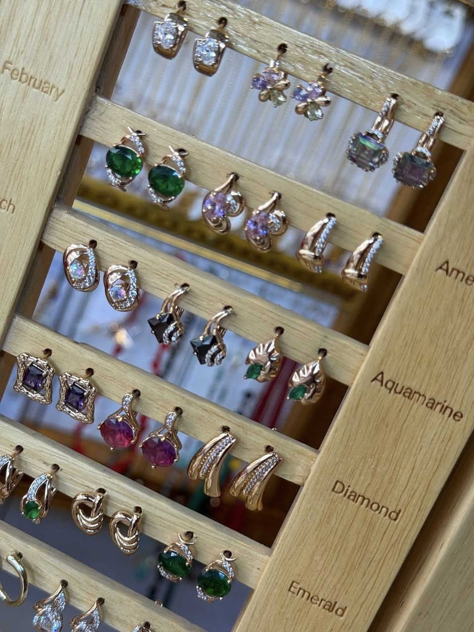 يا الله 👋 اكسسوارت الريس 🔥🔥💎💎والله إذا تردين نصيحة إخذي من ذني التراچي لان مابقى عندي كميه قليله بديل الذهب كوالتي جداً عالي زارگون جوده عاليه ضد العطر ضد الماء ضد التحسس ضمان خمس سنوات كل هذا والزوج بالفين دينار 3 أزواج بـ 5 بالنسبه للحلق والبرغي الزوج بالف دينار


**إذا كنت صاحب هذا الإعلان وتريد حذفه لأي سبب، رجاءا أرسل رسالة إلى الدعم الفني**