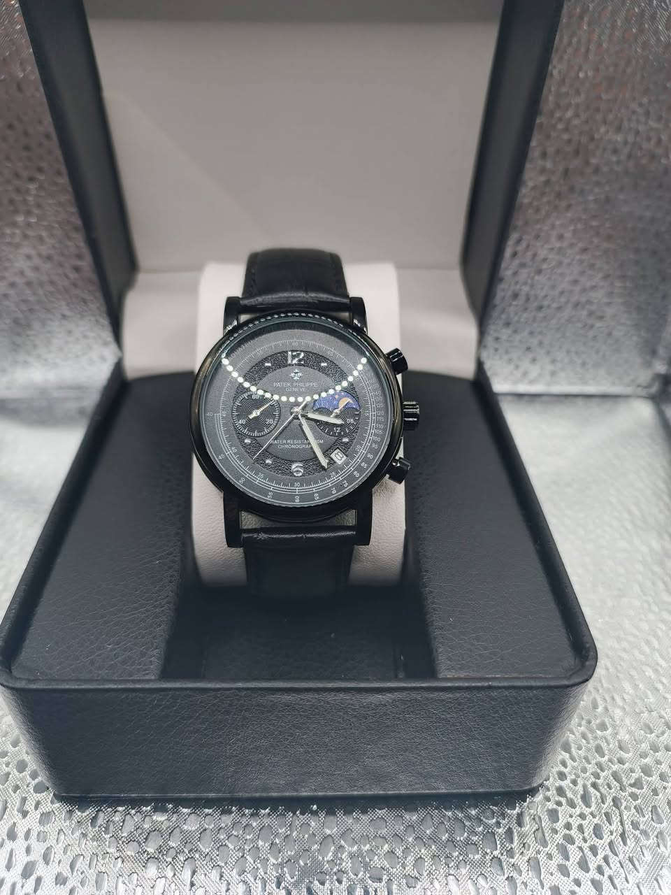 هيبة الملوك على معصمك.. باتك فليب Swiss Made وصلت! ⚜️👑

لا شيء يضاهي أناقة Patek Philippe. الآن، امتلك الساعة الأكثر فخامة في العالم بمواصفات "سوبر" وسعر خيالي.

الدقة السويسرية: مكينة كوارتز سويسرية مع جميع السناتر والعدادات شغالة 100%.

اللمسات الفاخرة: سير من الجلد الطبيعي (Genuine Leather) مختم، يمنحك الراحة والهيبة.

الحماية القصوى: زجاج Sapphire ياقوتي ضد الخدش ليحافظ على لمعانها.

ميزات إضافية: عرض اليوم والقمر (يومي قمري) وعداد شهري وتصميم مضاد للماء.

💰 السعر الصادم: 30 ألف دينار فقط (السعر يشمل التوصيل المجاني!).

🎁 هدية سريعة: أول 5 طلبات يحصلون على "سير جلد إضافي" مجاناً باللون والحجم اللي يختاروه!

🎁 أقوى عروض العراق:
1️⃣ اطلب ساعتين واحصل على (محفظة جلد أو قلم حديد ثقيل) هدية.
2️⃣ اطلب 3 ساعات واحصل على (محفظة جلد + عطر ماركة) من اختيارك.


**إذا كنت صاحب هذا الإعلان وتريد حذفه لأي سبب، رجاءا أرسل رسالة إلى الدعم الفني**